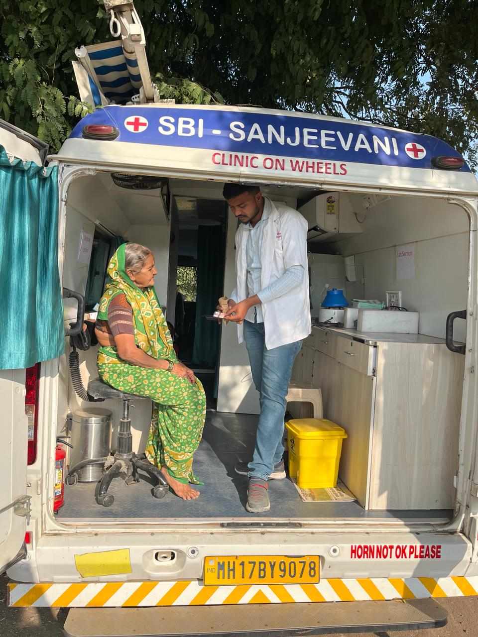 SBI Sanjeevani Clinic on wheels – Gadchiroli